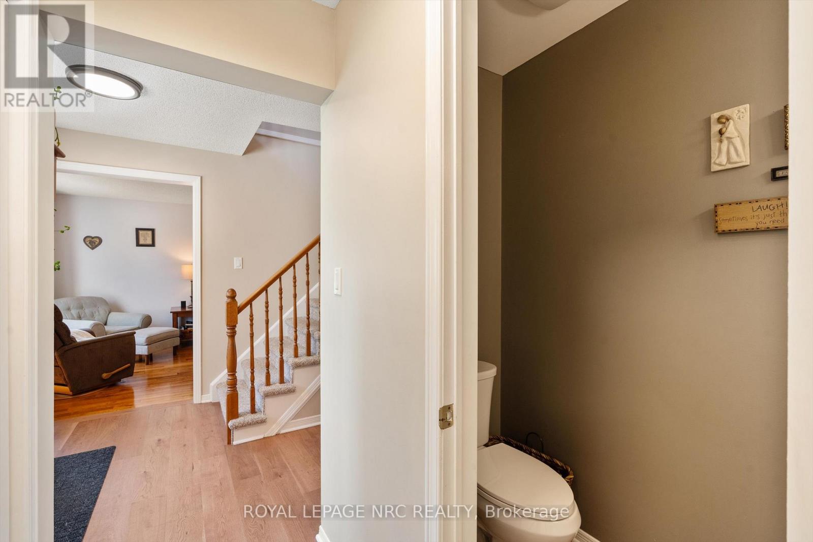 13 CRYSLER CRESCENT - 20