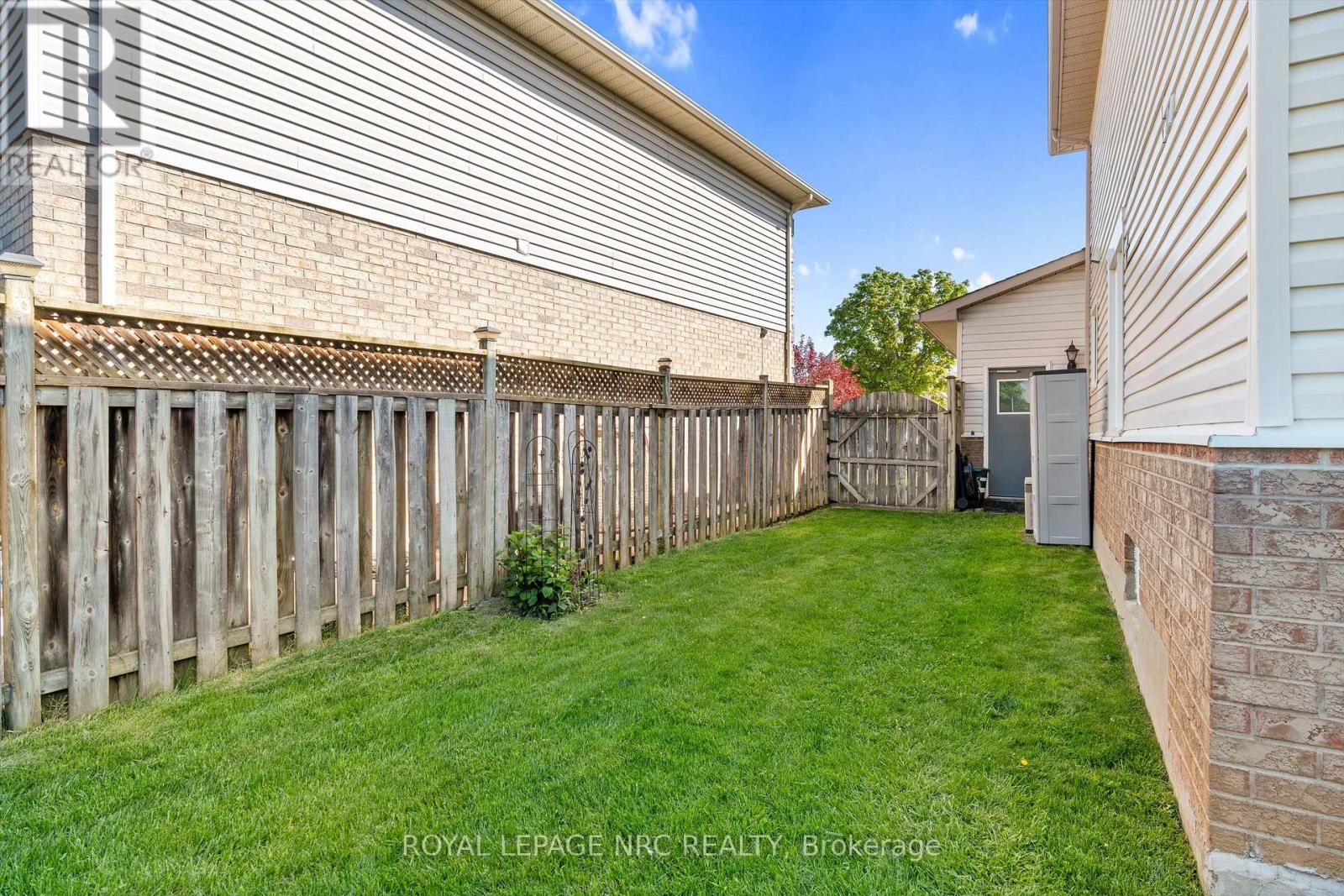 13 CRYSLER CRESCENT - 41