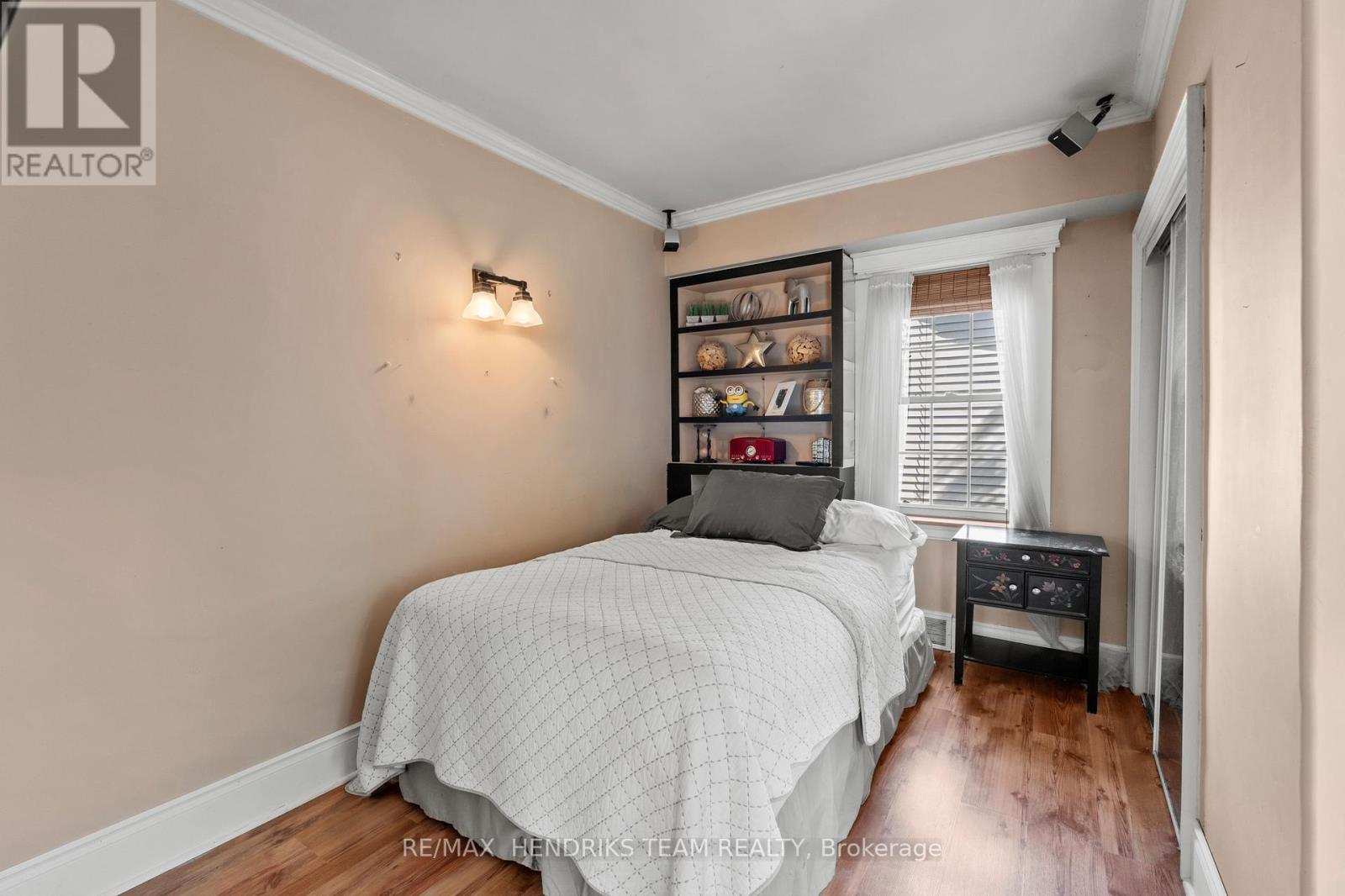 10 PEACHDALE AVENUE - 17