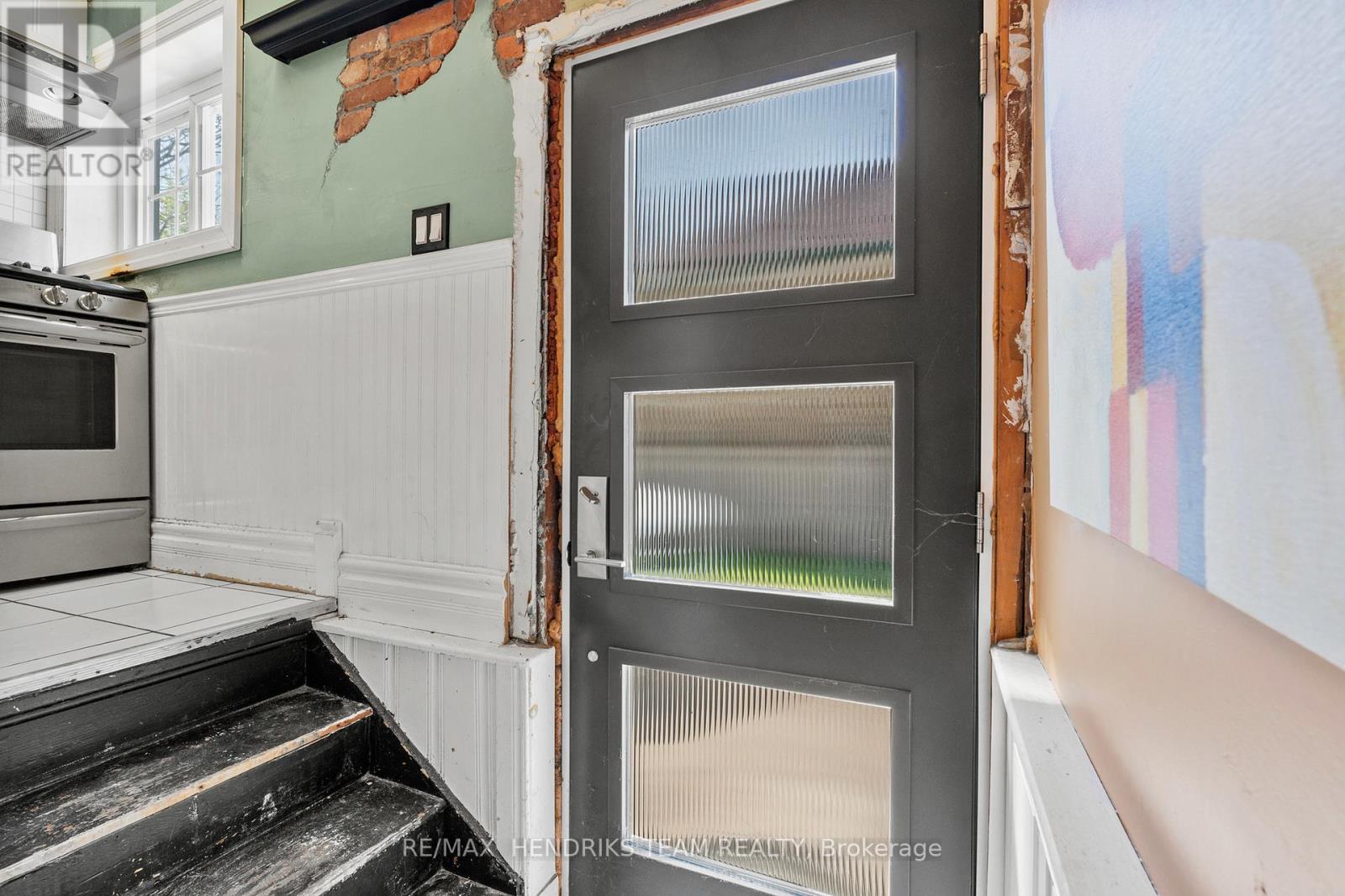 10 PEACHDALE AVENUE - 23