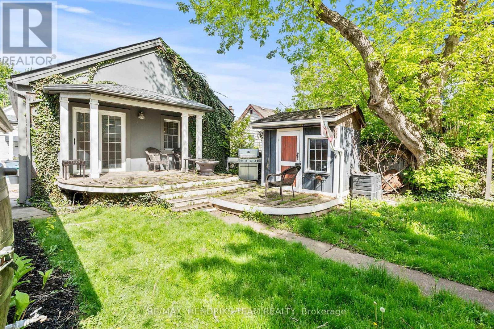 10 PEACHDALE AVENUE - 25