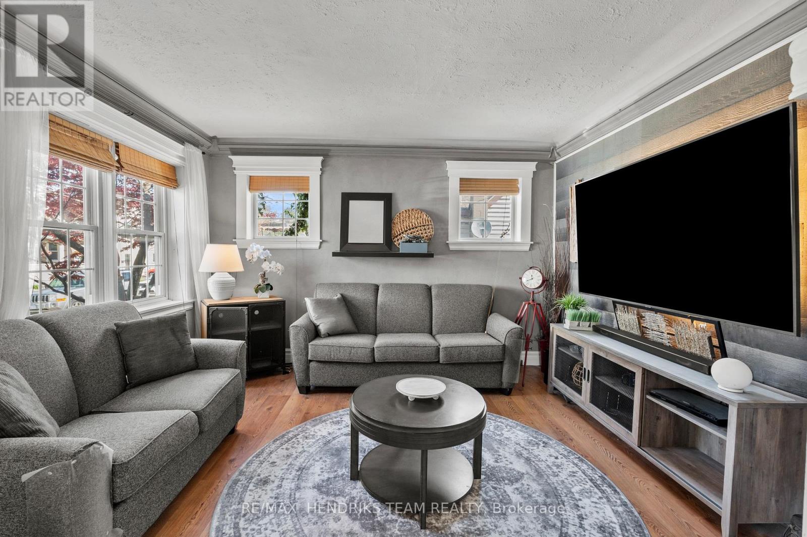 10 PEACHDALE AVENUE - 9