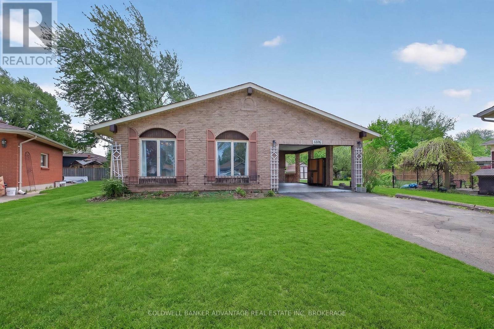 6976 ABBEY CIRCLE - 1