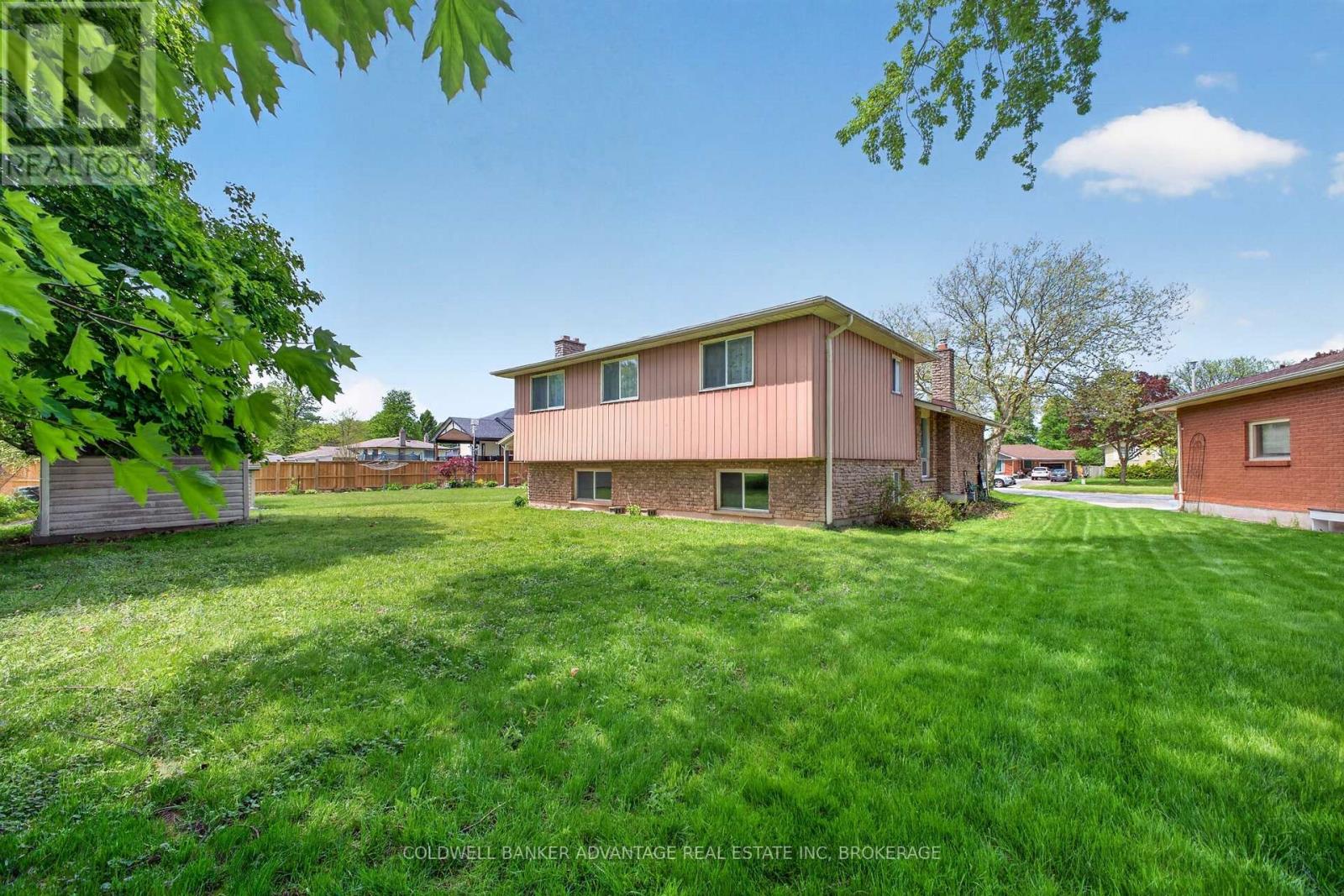 6976 ABBEY CIRCLE - 4