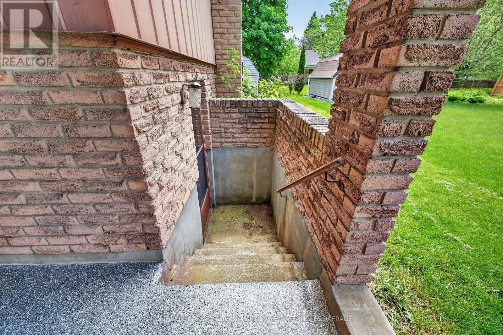 6976 ABBEY CIRCLE - 8