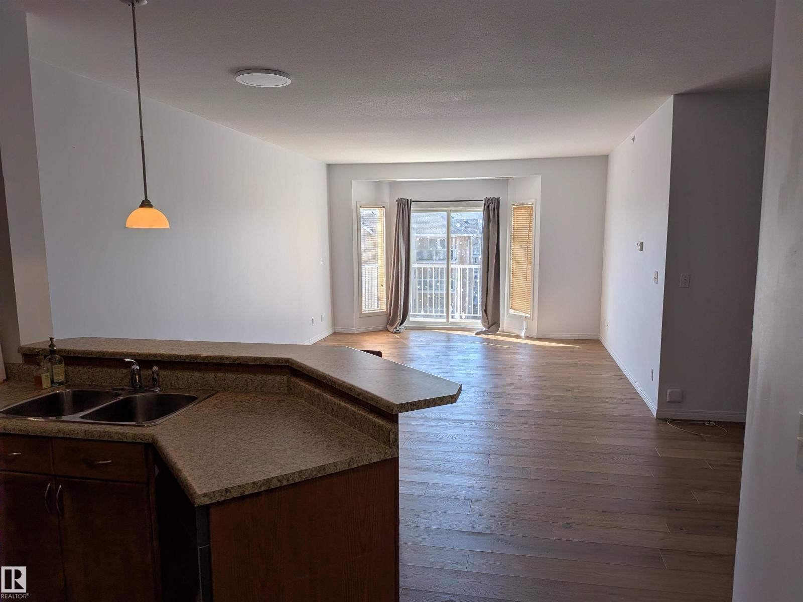 #419 4304 139 AV NW - Image 2