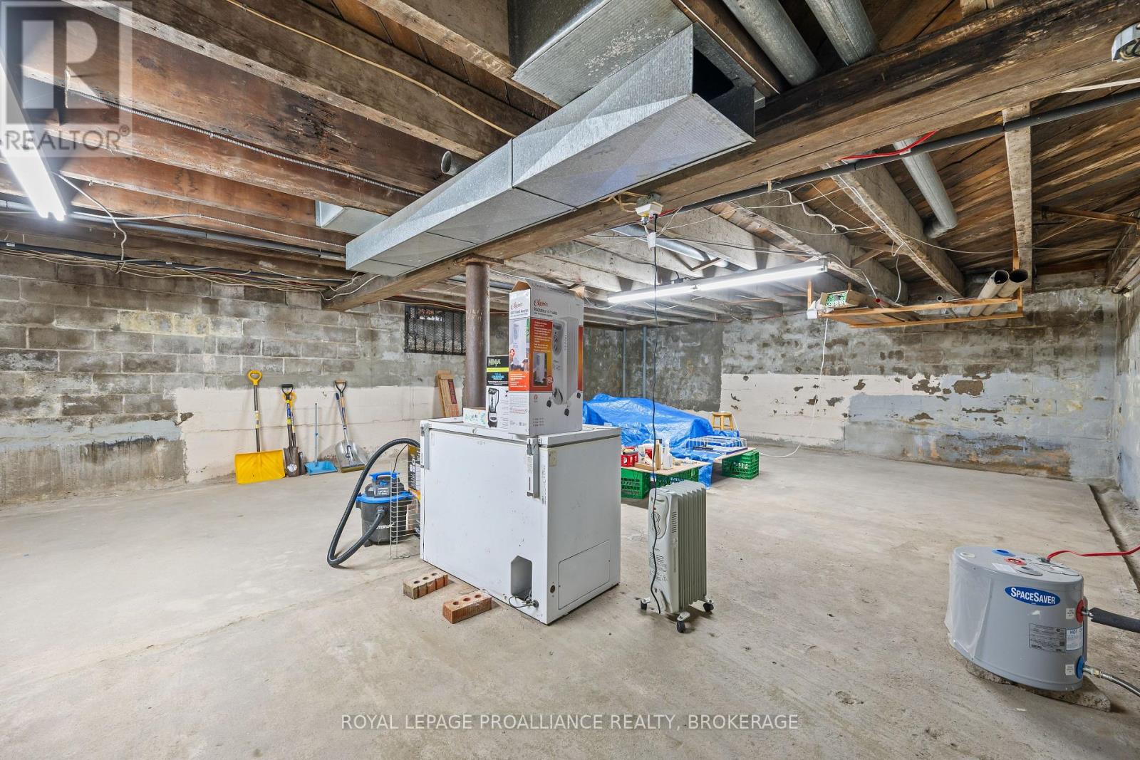 400 KING STREET W - 10