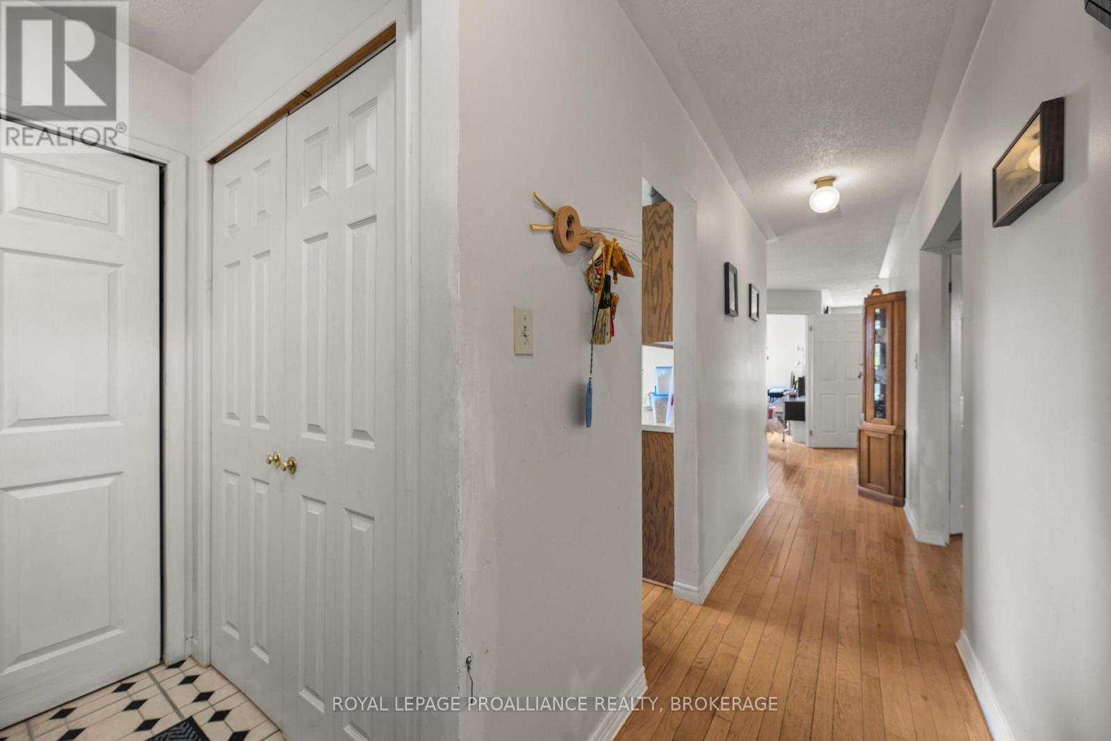 400 KING STREET W - 15