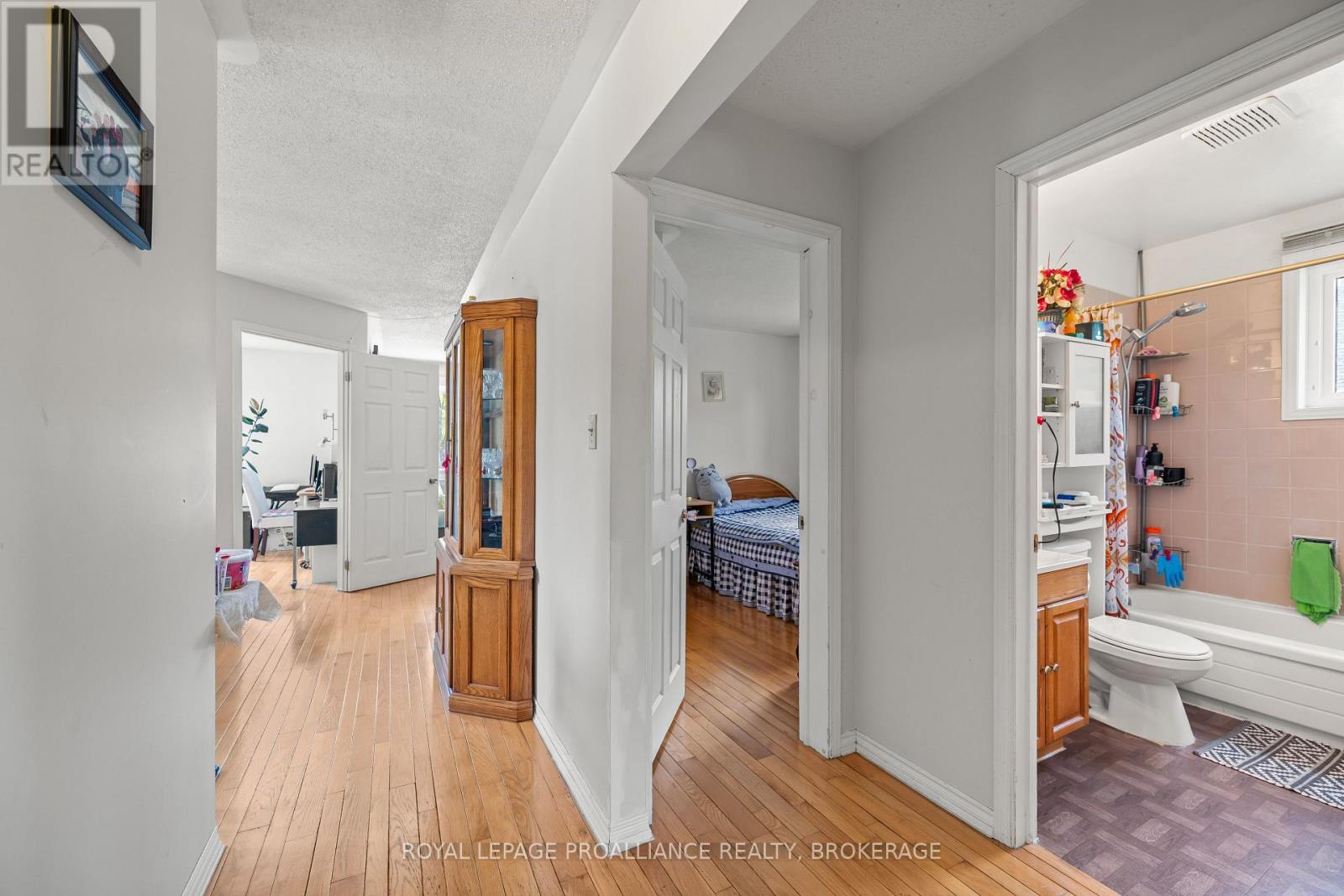 400 KING STREET W - 17