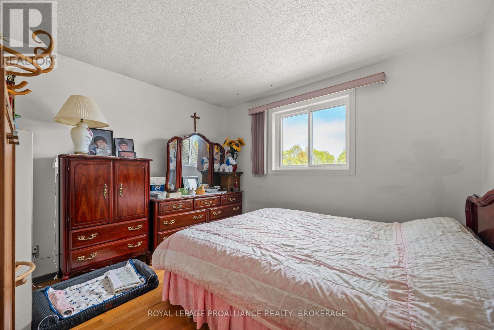 400 KING STREET W - 18