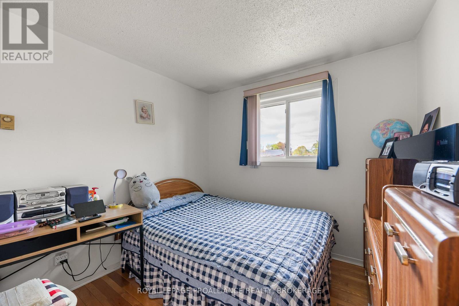 400 KING STREET W - 21