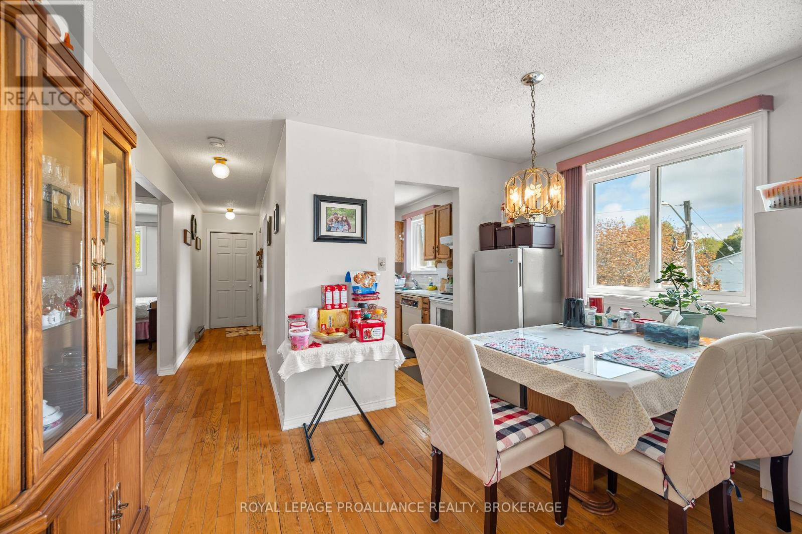 400 KING STREET W - 25