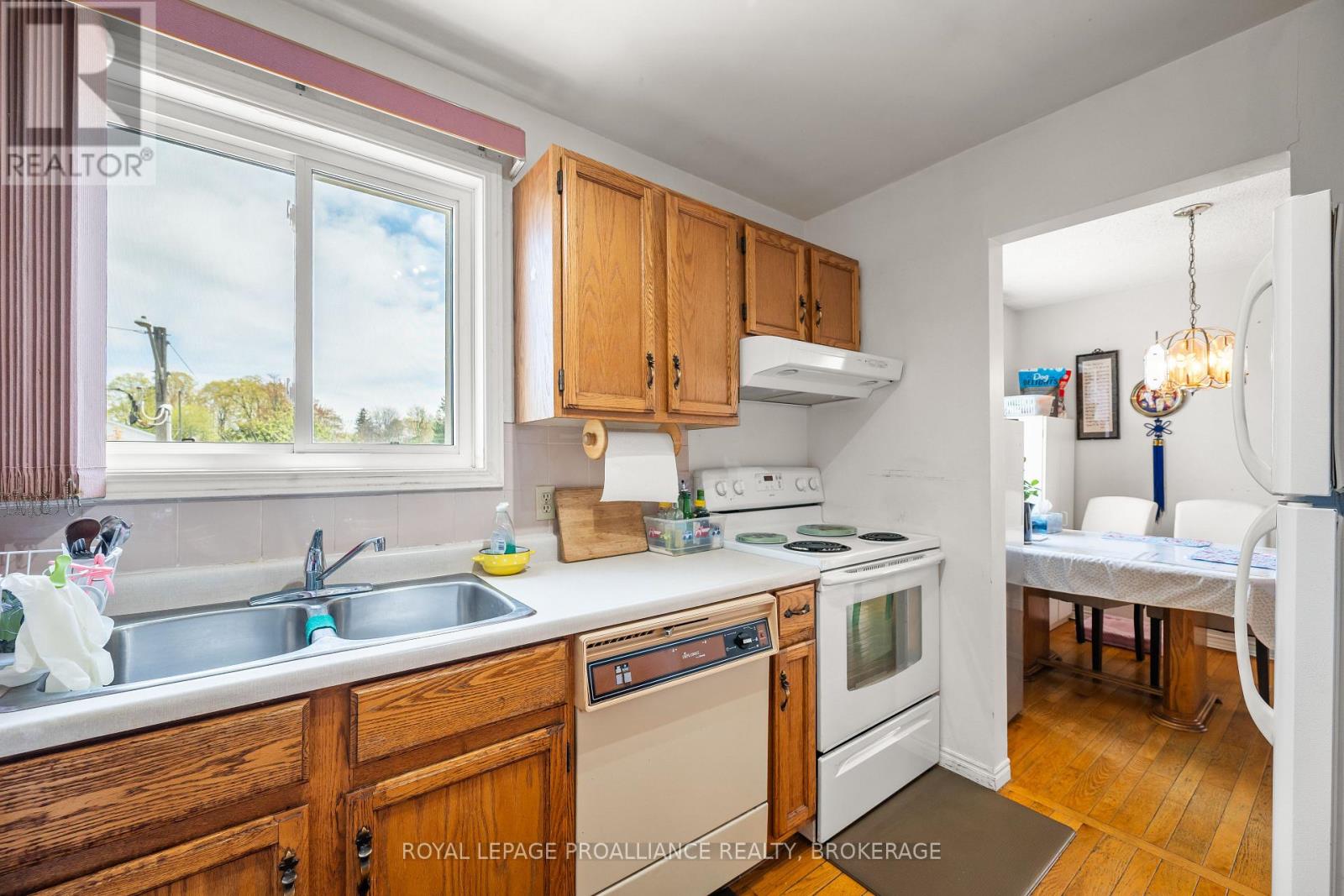 400 KING STREET W - 27