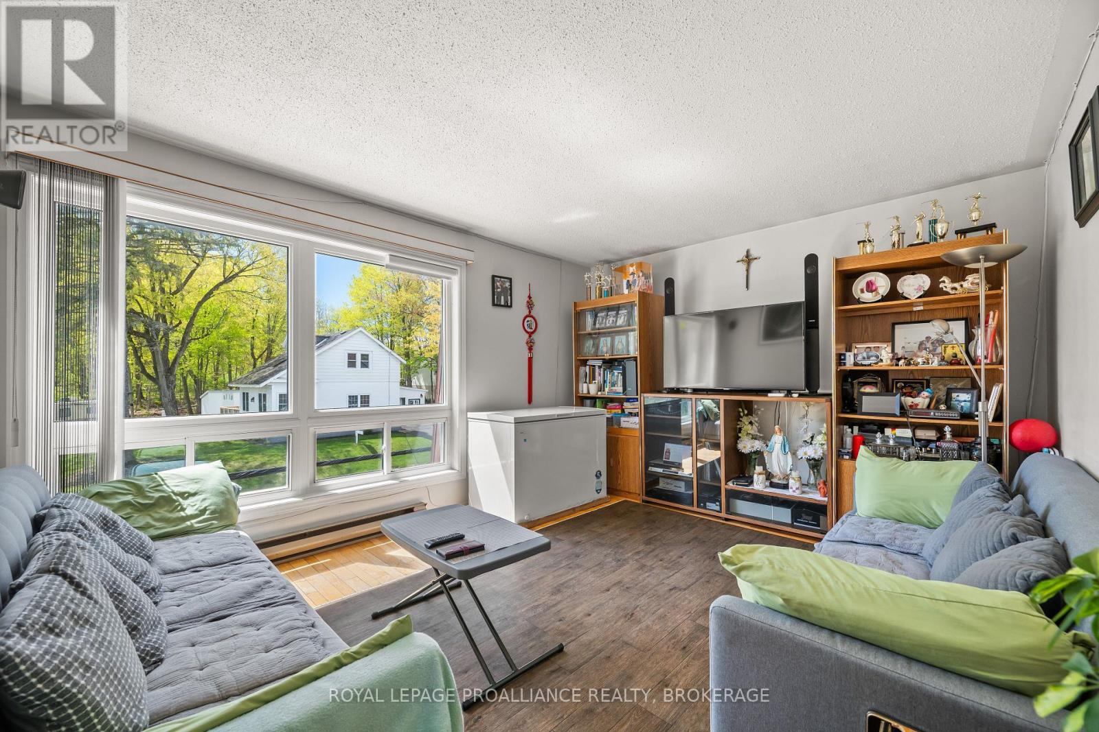 400 KING STREET W - 29