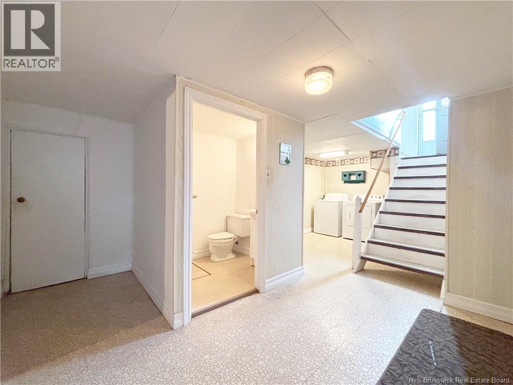 26 Danforth Street - 13