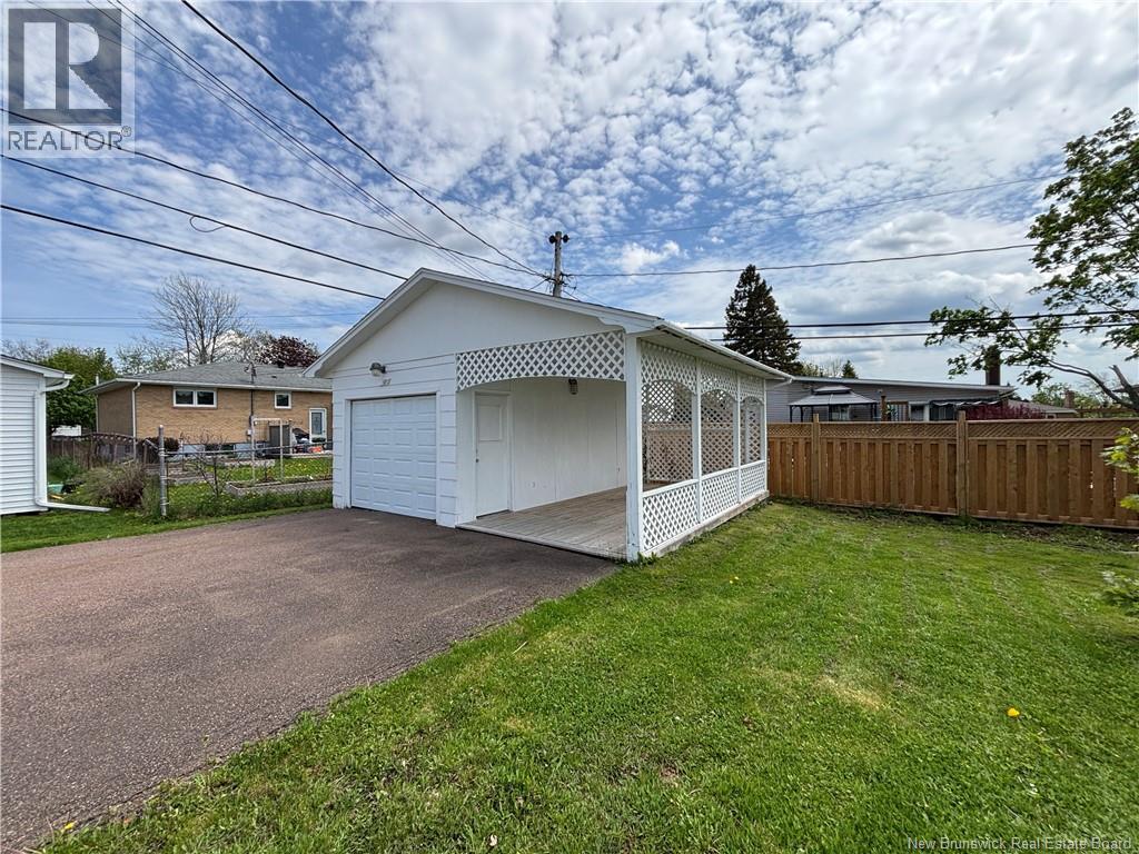 26 Danforth Street - 21
