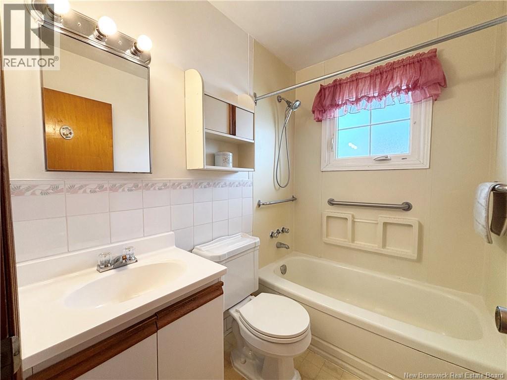 26 Danforth Street - 9