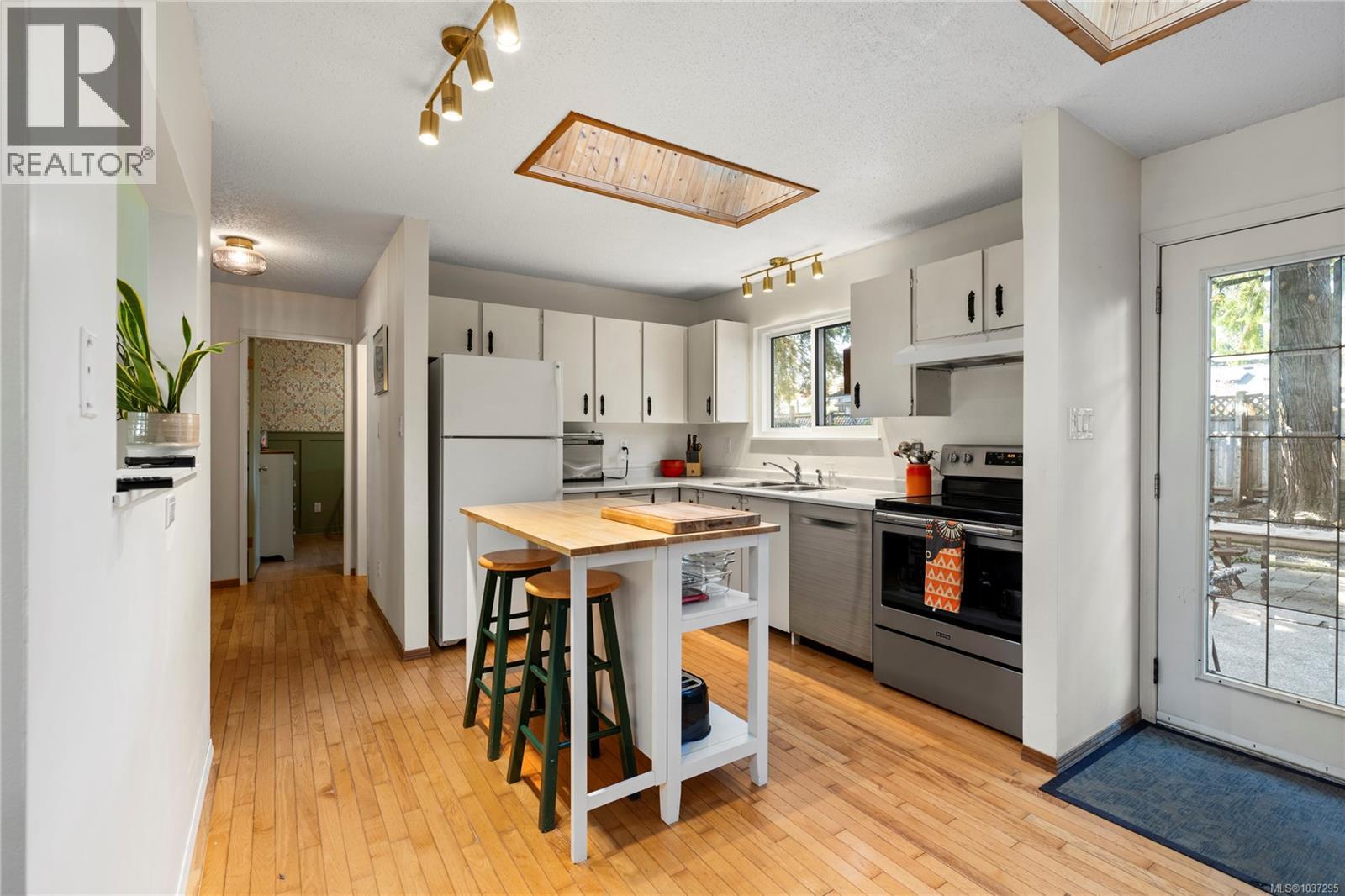 1817 Meadowlark Cres - 15
