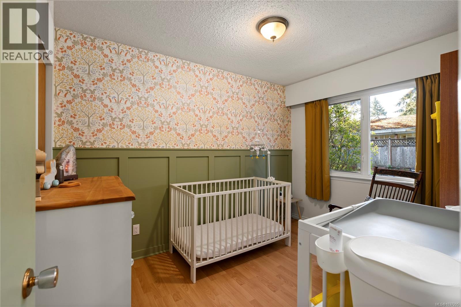 1817 Meadowlark Cres - 20