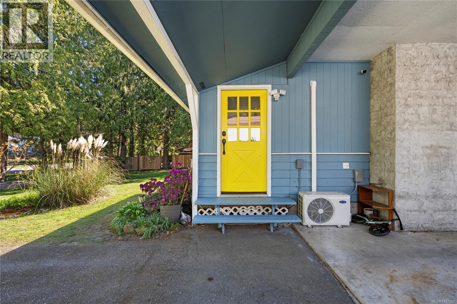 1817 Meadowlark Cres - 3