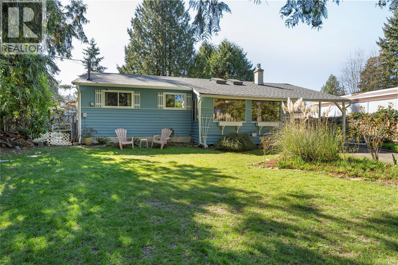 1817 Meadowlark Cres - 36