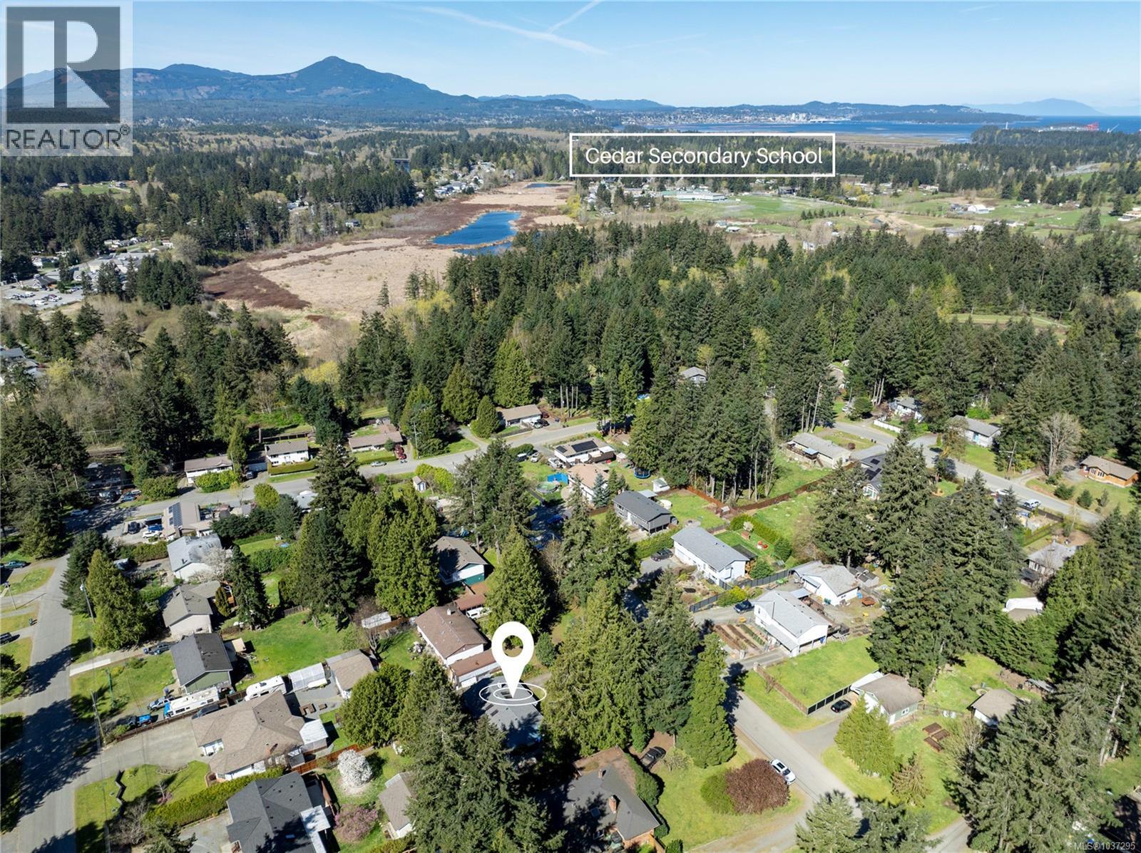 1817 Meadowlark Cres - 39