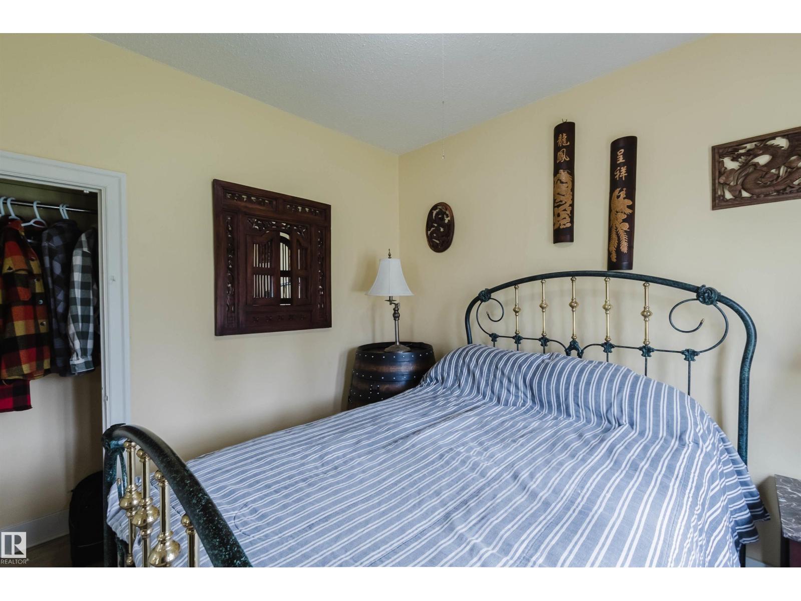 10834 75 AV NW - 10