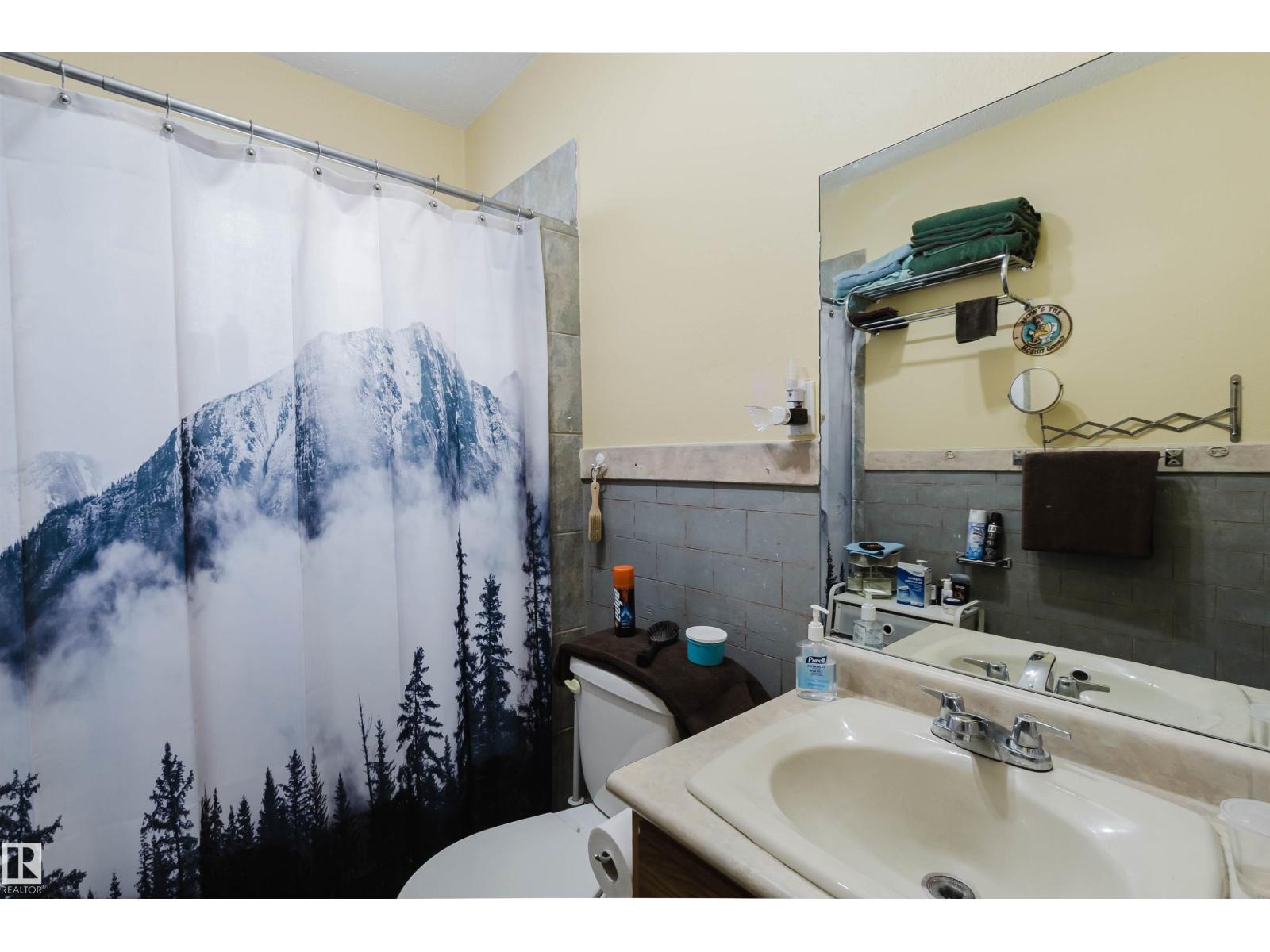 10834 75 AV NW - 13