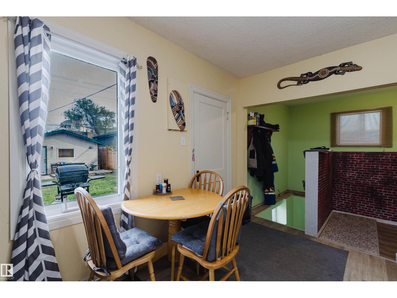 10834 75 AV NW - 14
