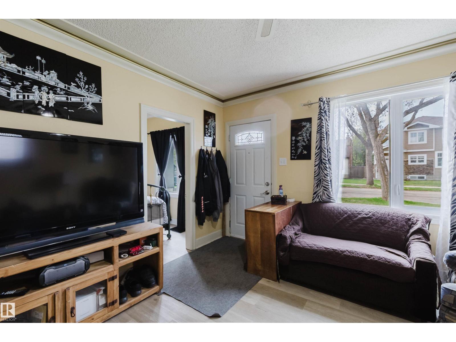 10834 75 AV NW - 5