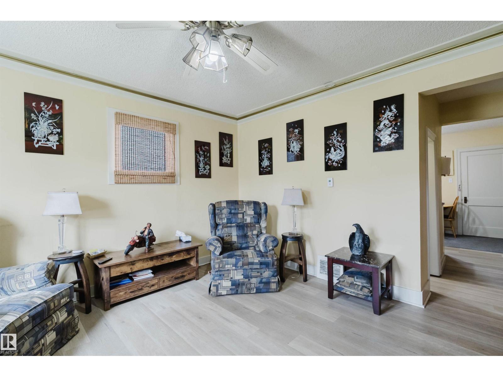 10834 75 AV NW - 7