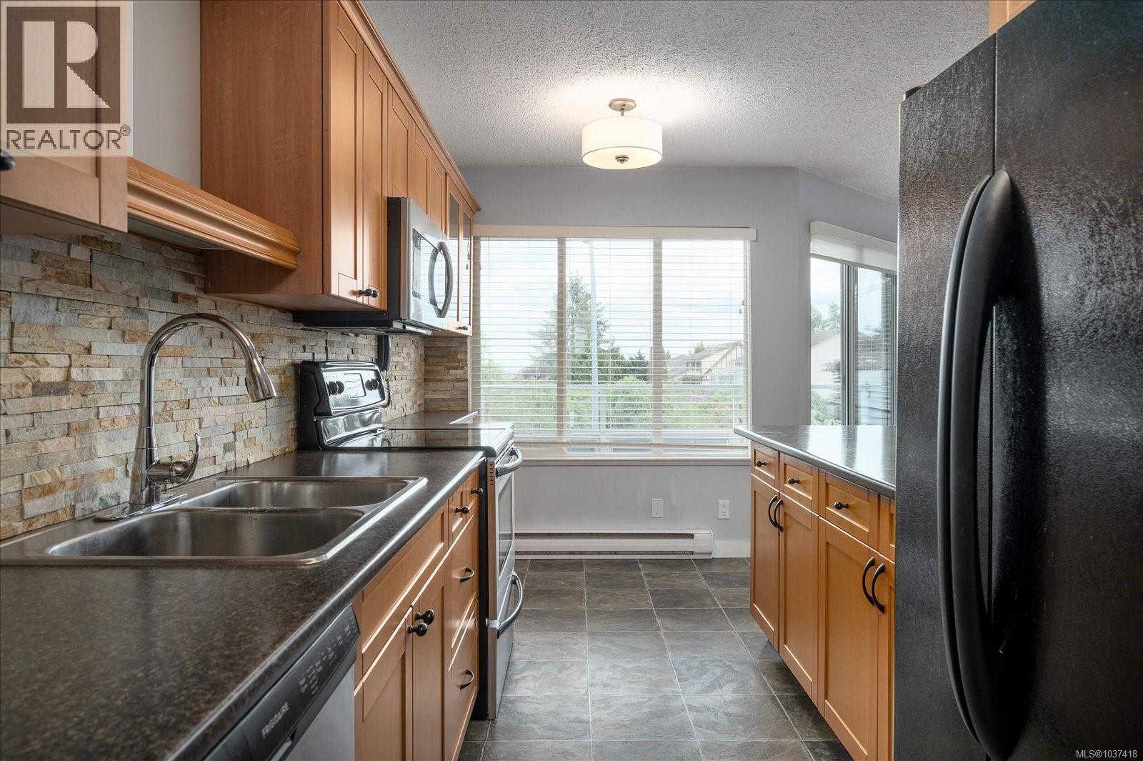 #215A 6231 Blueback Rd - 23