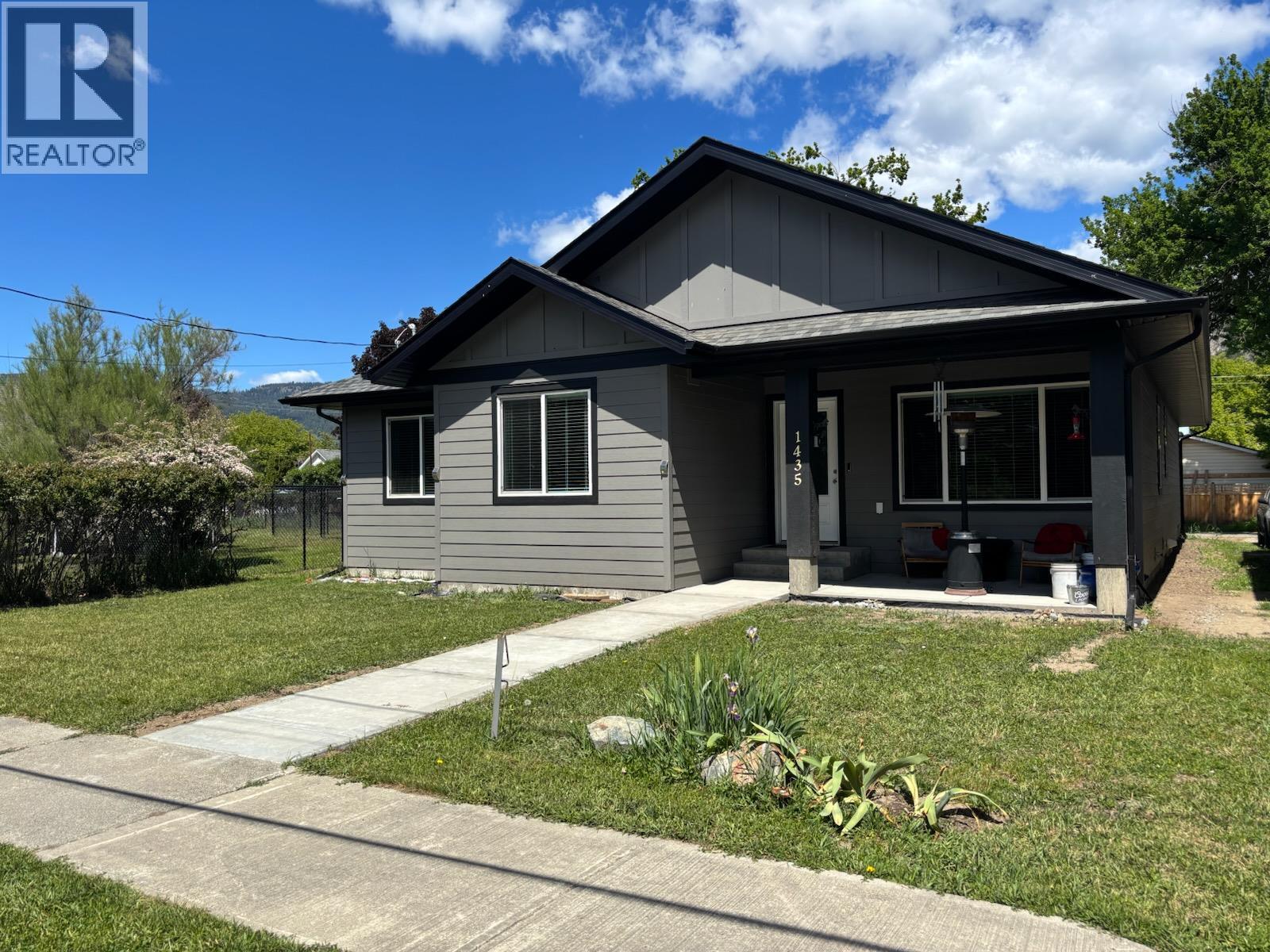1435 72ND Avenue - 1