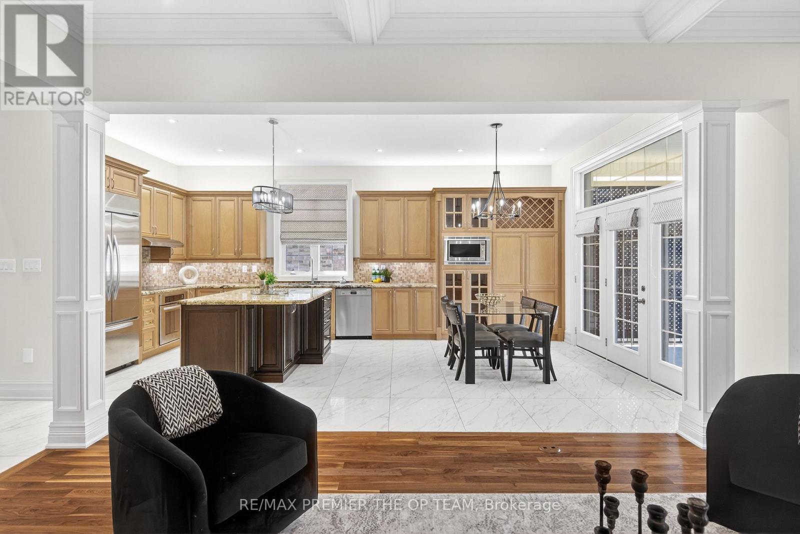 24 GRAND VELLORE CRESCENT - 10