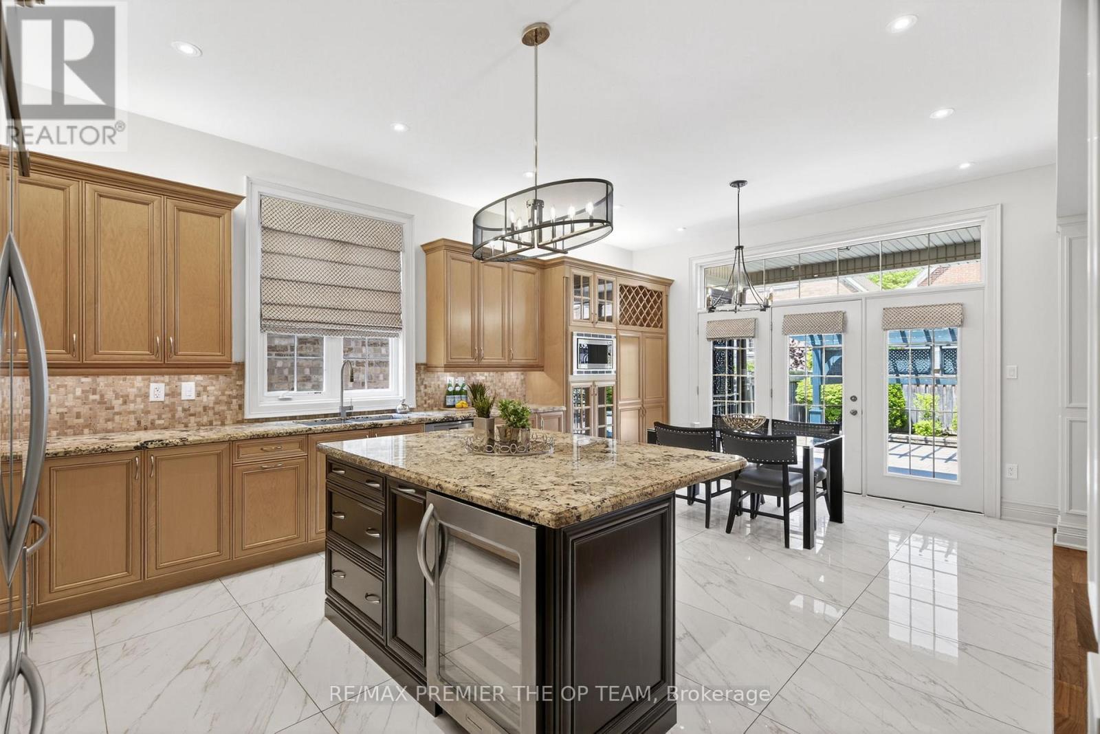 24 GRAND VELLORE CRESCENT - 13