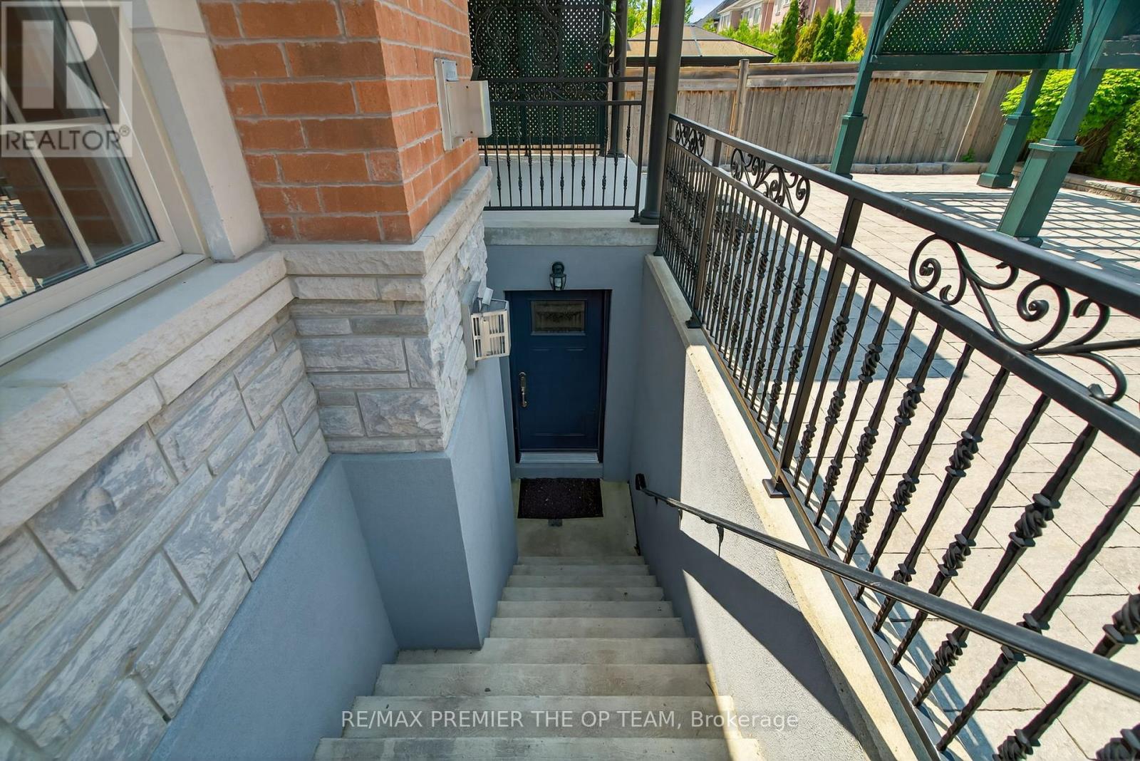 24 GRAND VELLORE CRESCENT - 34