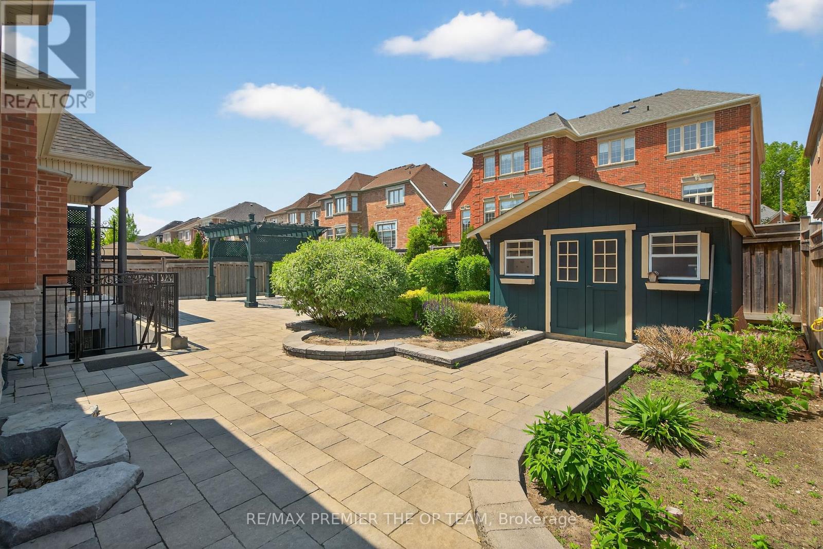24 GRAND VELLORE CRESCENT - 38
