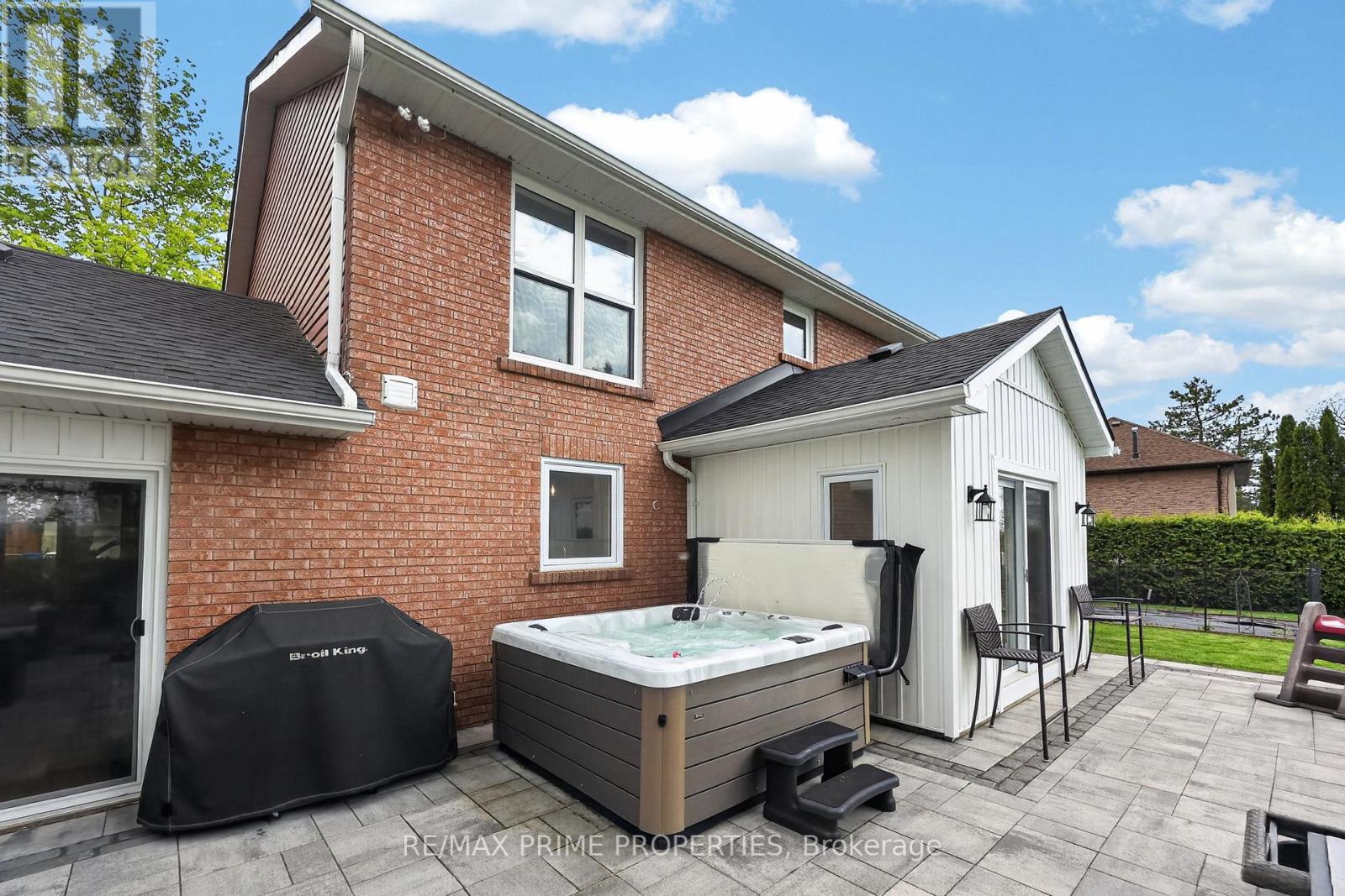 64 BALMORAL HEIGHTS - 26