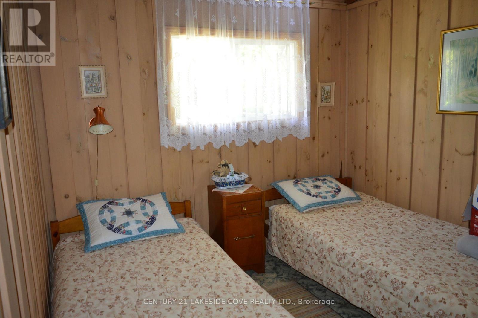 2592 LAKESHORE DRIVE - 17