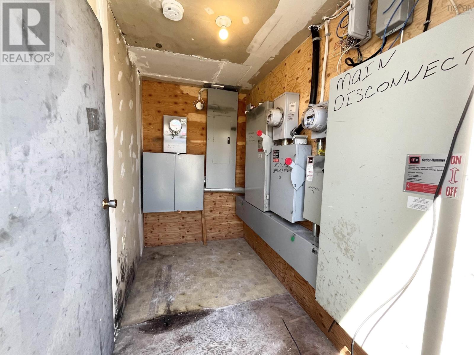 2739 Main Street - 19