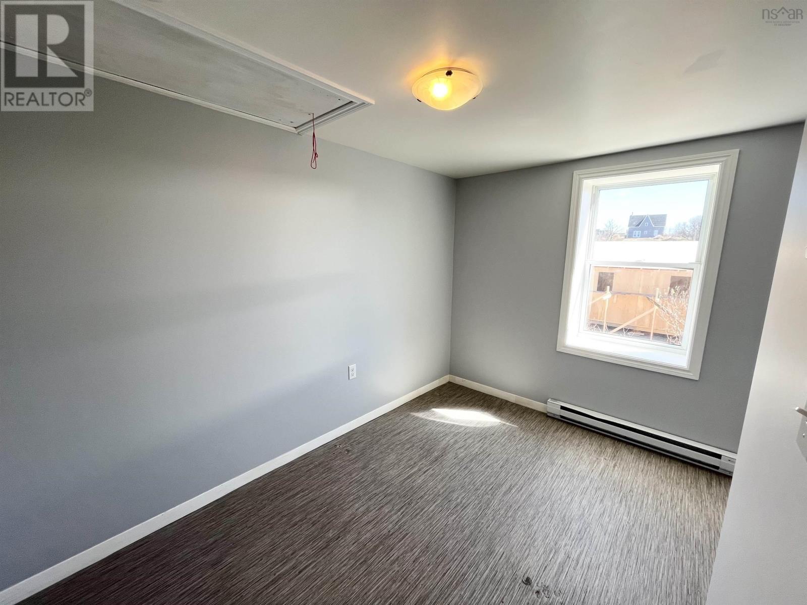 2739 Main Street - 15