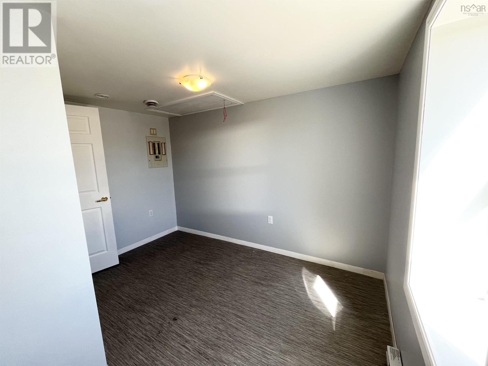 2739 Main Street - 16