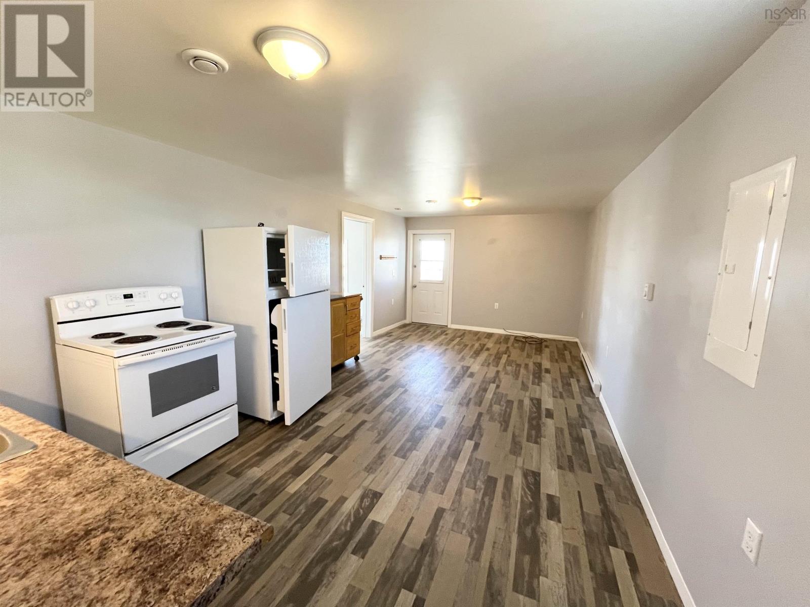 2739 Main Street - 2