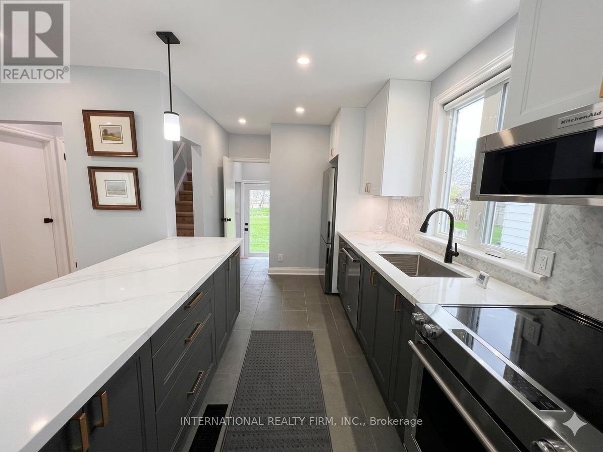 9 ADMIRAL ROAD - 1