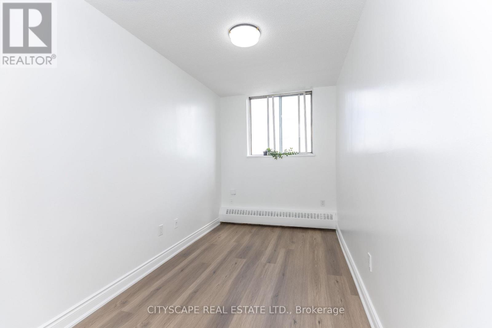 #1005 940 CALEDONIA ROAD - 3