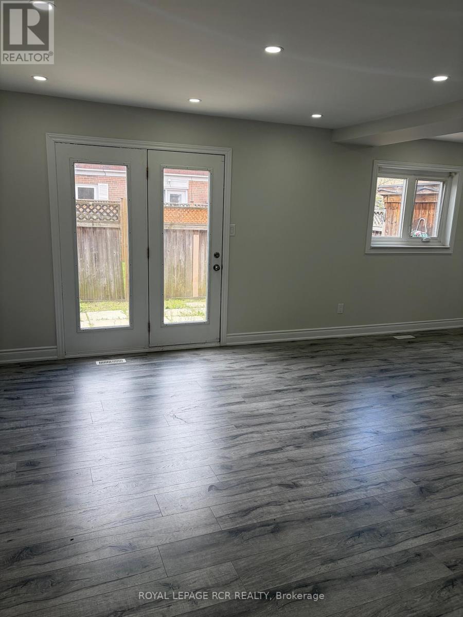 41 TOWN HOUSE CRESCENT - 1