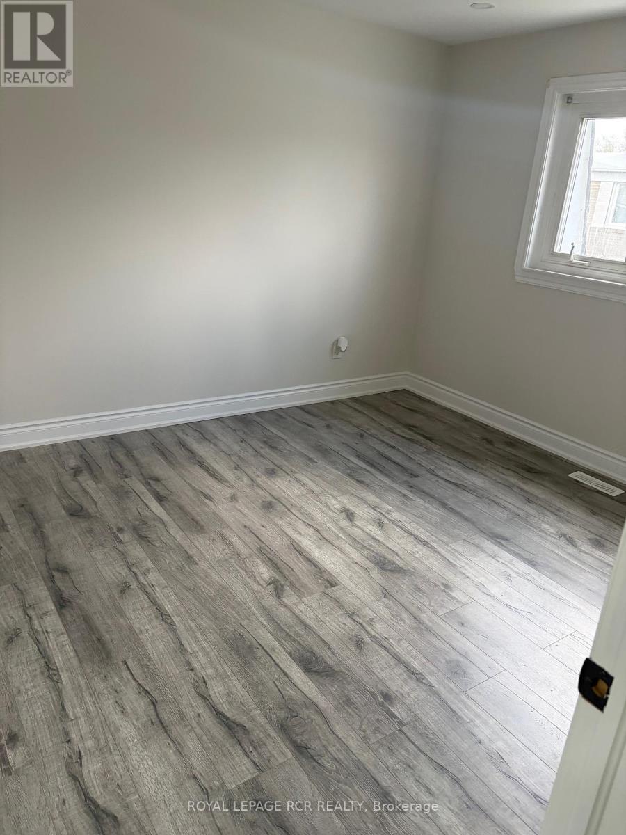 41 TOWN HOUSE CRESCENT - 9