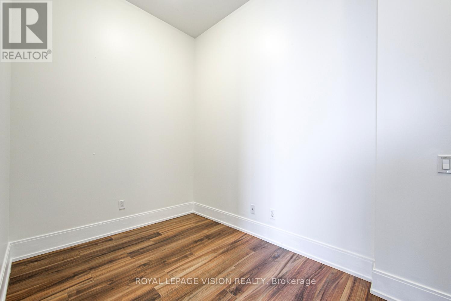#PH5 15 VIKING LANE - 12