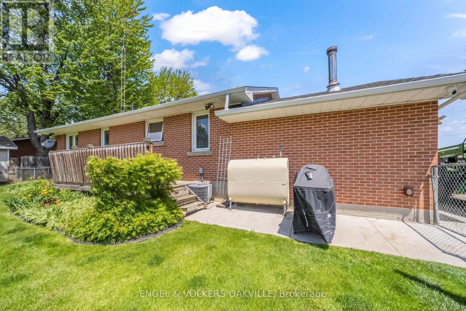 12592 HERITAGE ROAD - 11
