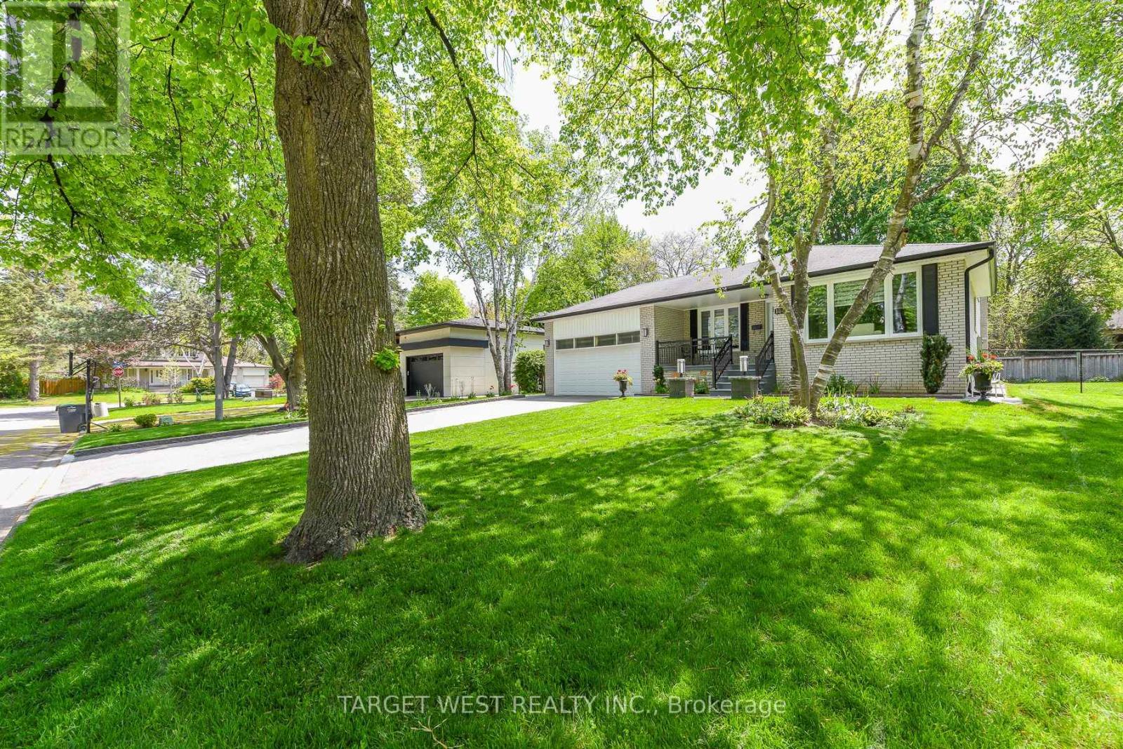 1443 SAGINAW CRESCENT - 2